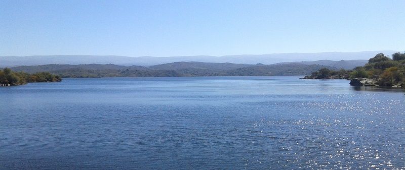 Embalse Cerro Pelado, un paraíso natural ideal para el buceo y la pesca.