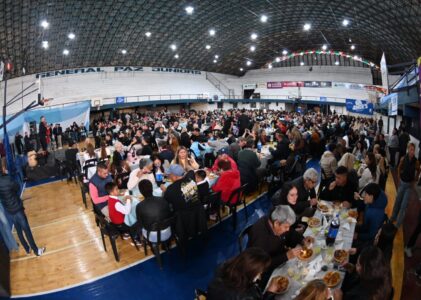 El viceintendente de Córdoba Javier Pretto y la vicegobernadora Miriam Prunotto celebraron el 25 de Mayo con un multitudinario acto.