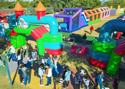 Super Jump llegó a Córdoba: el parque inflable más grande del país, en el Parque del Chateau