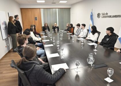 La vicegobernadora Prunotto entregó las becas “Rosa Clotilde Sabattini” 2025 y reafirmó su apoyo a la educación pública y gratuita.