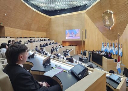 Simulacro legislativo: jóvenes universitarios debatieron como legisladores en Córdoba