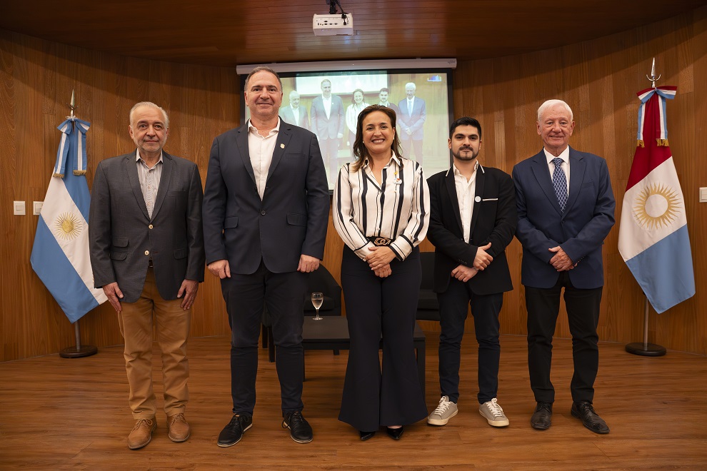 Legislatura: se debatió el presente y futuro de la educación en un conversatorio liderado por Prunotto
