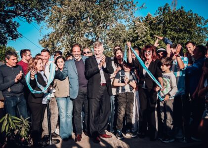 La plaza de Parque Futura se renueva con una pérgola, juegos y espacios deportivos: Pretto acompañó la inauguración de la puesta en valor