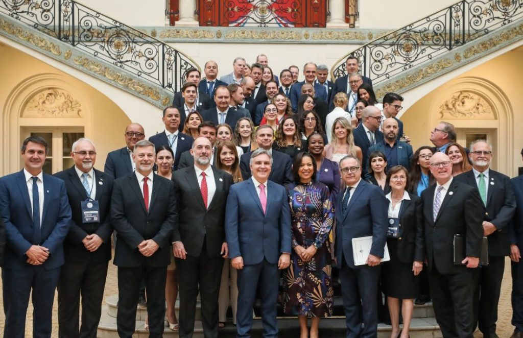 Llaryora inauguró el “Intercambio para la Competitividad de las Américas”, con la presencia de Pretto y funcionarios provinciales