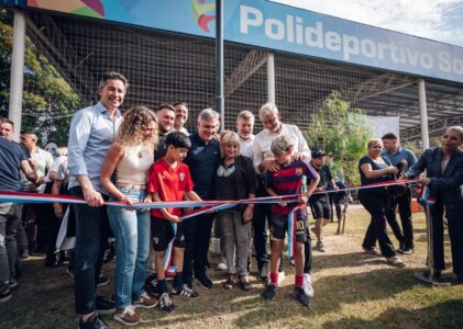 Inauguraron un nuevo Polideportivo Social en barrio La Dorotea, con la presencia de Llaryora y Pretto