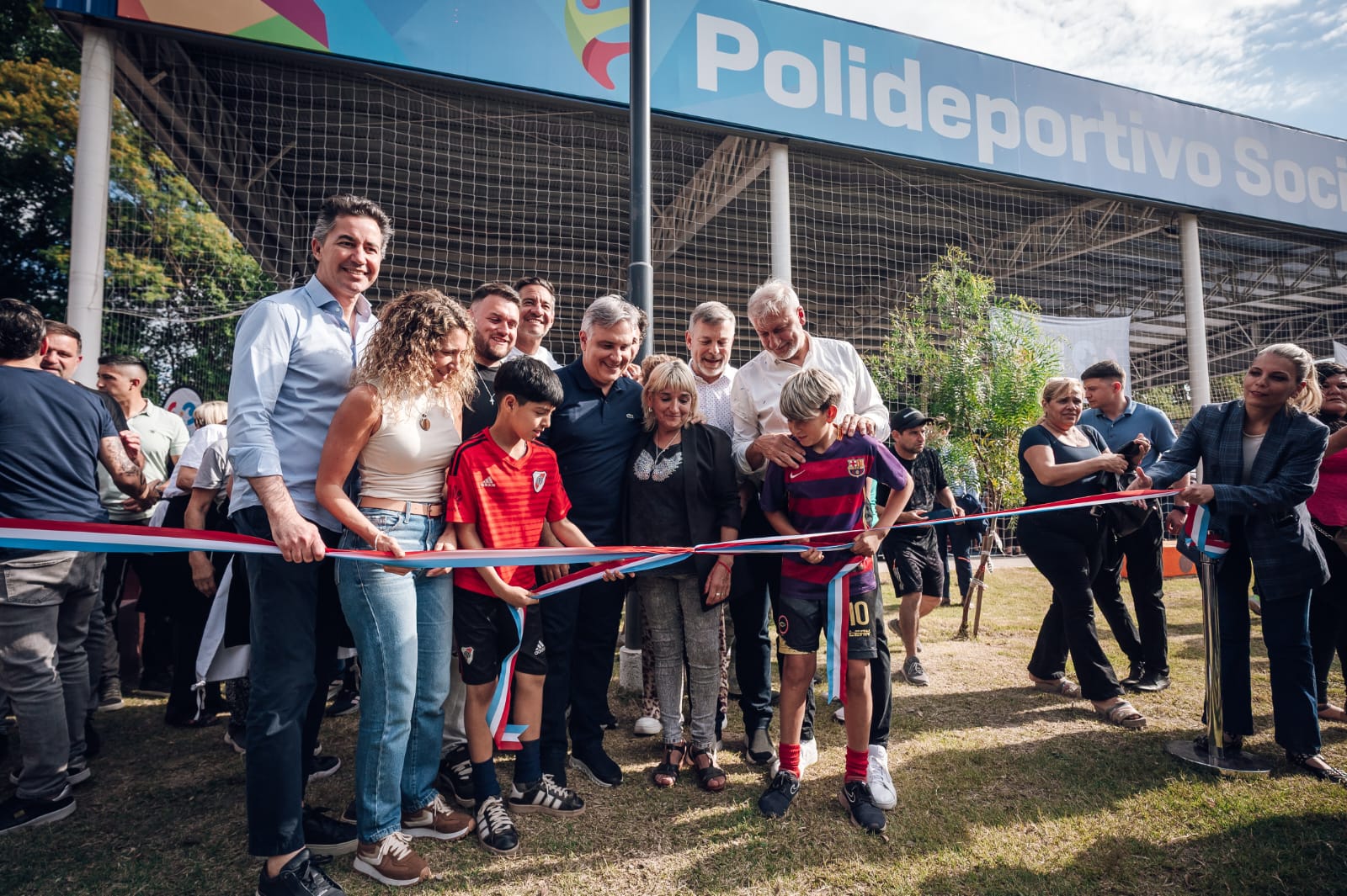Inauguraron un nuevo Polideportivo Social en barrio La Dorotea, con la presencia de Llaryora y Pretto