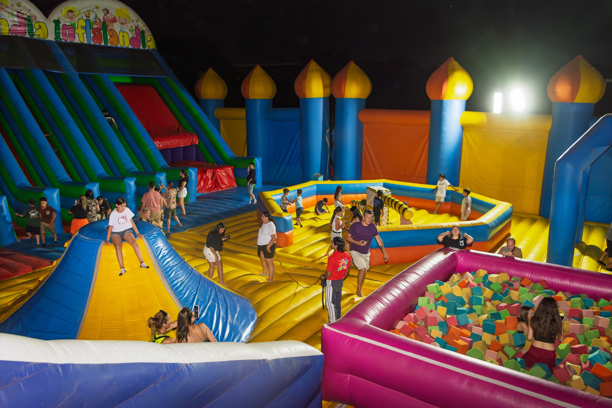 Llegó Inflalandia a Córdoba: un mundo inflable para que grandes y chicos puedan disfrutar