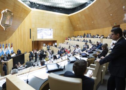 La Legislatura convirtió en ley la restitución del 82% para jubilados provinciales