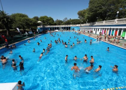 Verano 2025–2026: las piletas municipales abren este sábado — todo lo que tenés que saber