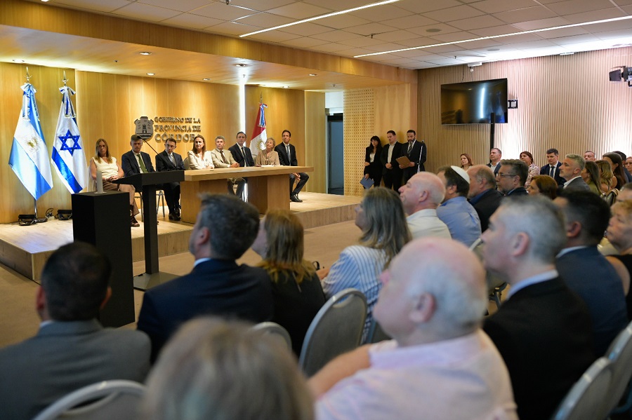 Córdoba conmemoró el Día Internacional en Memoria de las Víctimas del Holocausto en un acto encabezado por Prunotto y Passerini