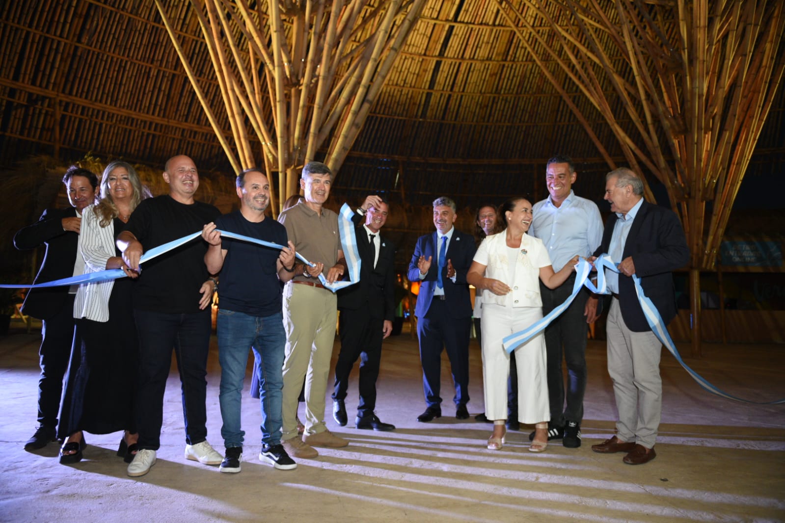 “Infinito Water Park”: El megaparque acuático más grande del país abrió sus puertas con la presencia de Prunotto y Passerini