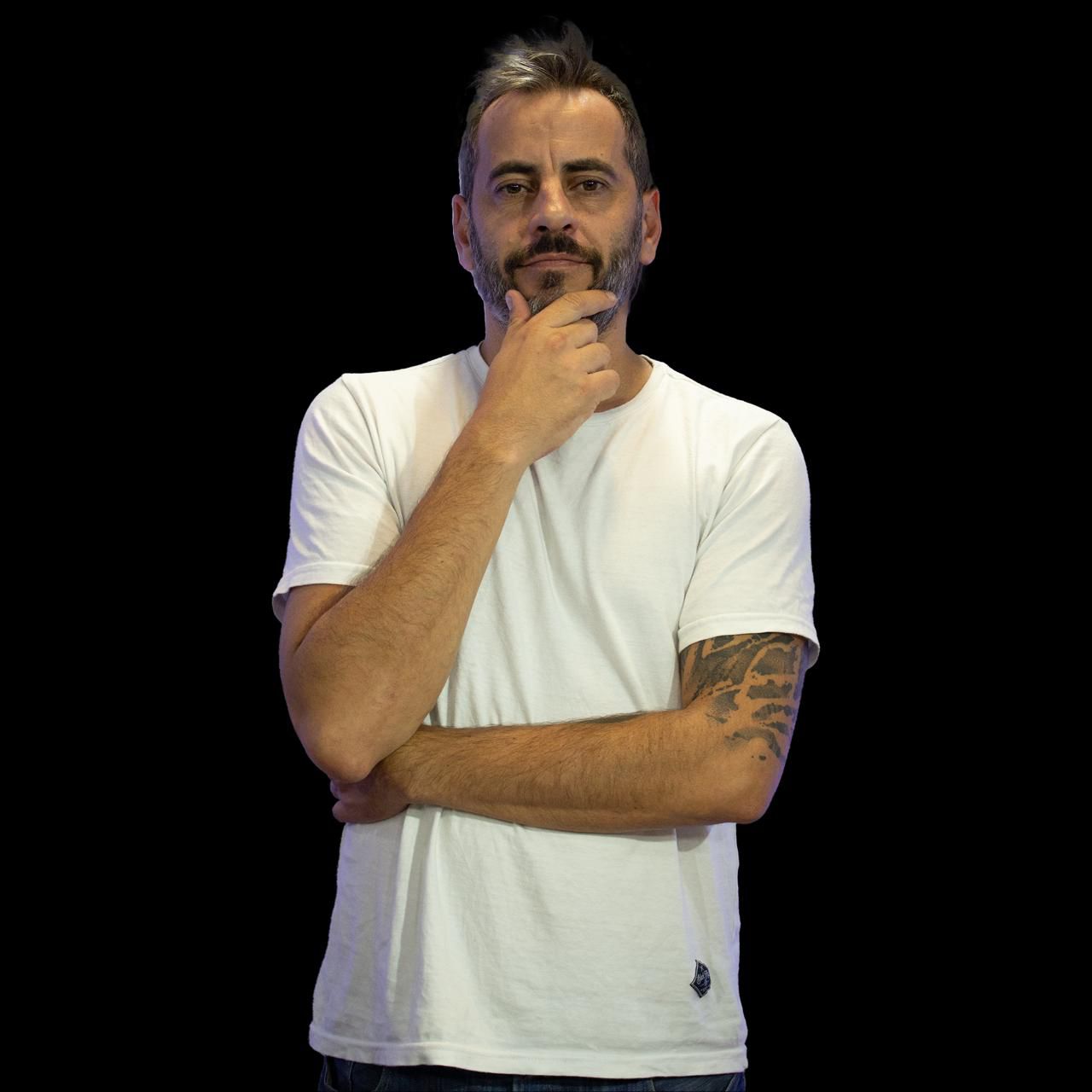 Nardo Escanilla llegó a la Temporada Real con su show “Buenardo”