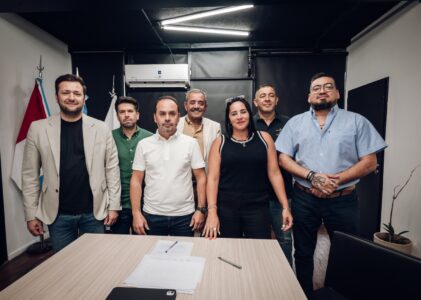 Municipalidad y UTA garantizan la continuidad laboral de trabajadores de Fam en el sistema de transporte