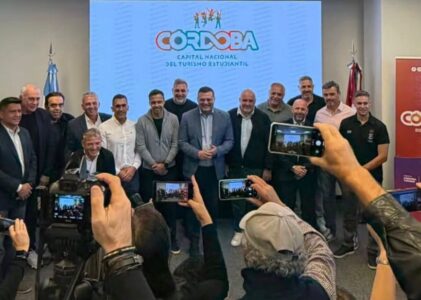 Córdoba lanza su marca de Turismo Estudiantil y suma contingentes extranjeros a Villa Carlos Paz