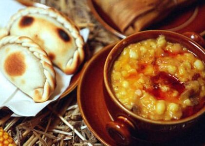 Clayt Restaurante celebra el Día del Trabajador con un menú especial de locro y empanadas, más su clásico buffet libre