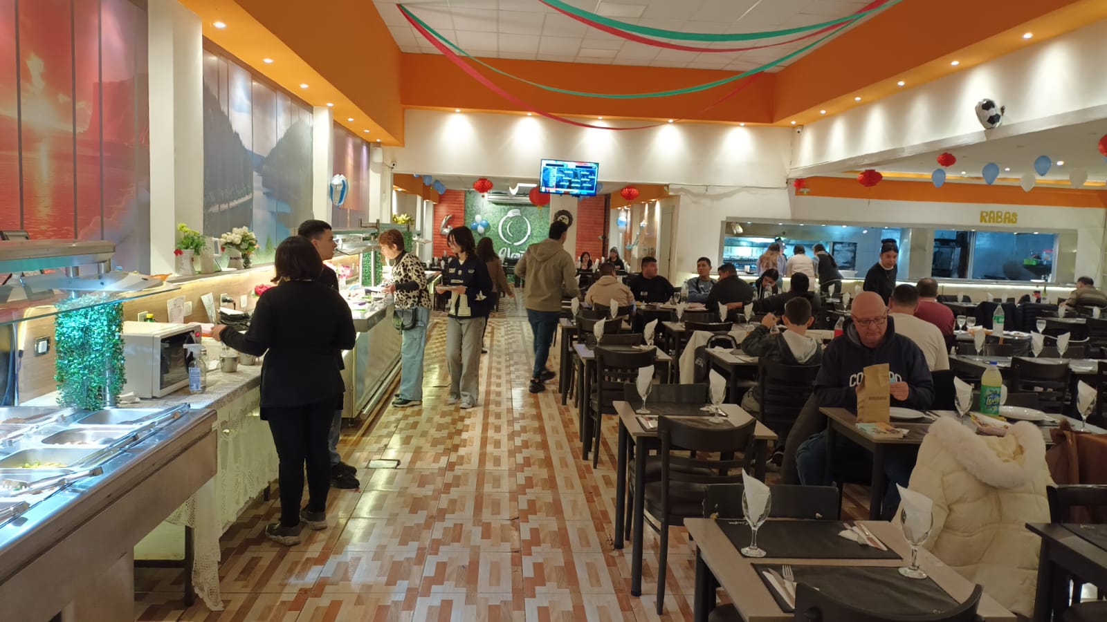 En vacaciones de invierno: Clayt Restaurante te invita a disfrutar del mejor tenedor libre y vivir la pasión del Mundial