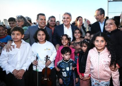 Más apoyo para la cultura comunitaria: Llaryora anunció un nuevo refuerzo económico