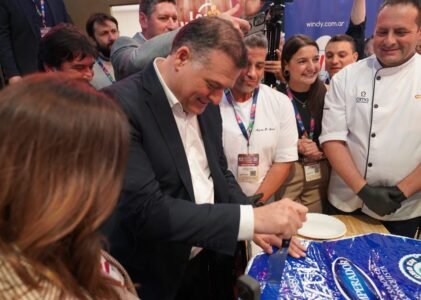 Córdoba presenta en la FIT de La Rural el Camino de Brochero y Caminos del Queso