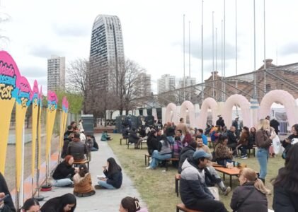 Éxito total del Helado Artesanal Fest: el viceintendente Pretto entregó un beneplácito al Sindicato de Pasteleros