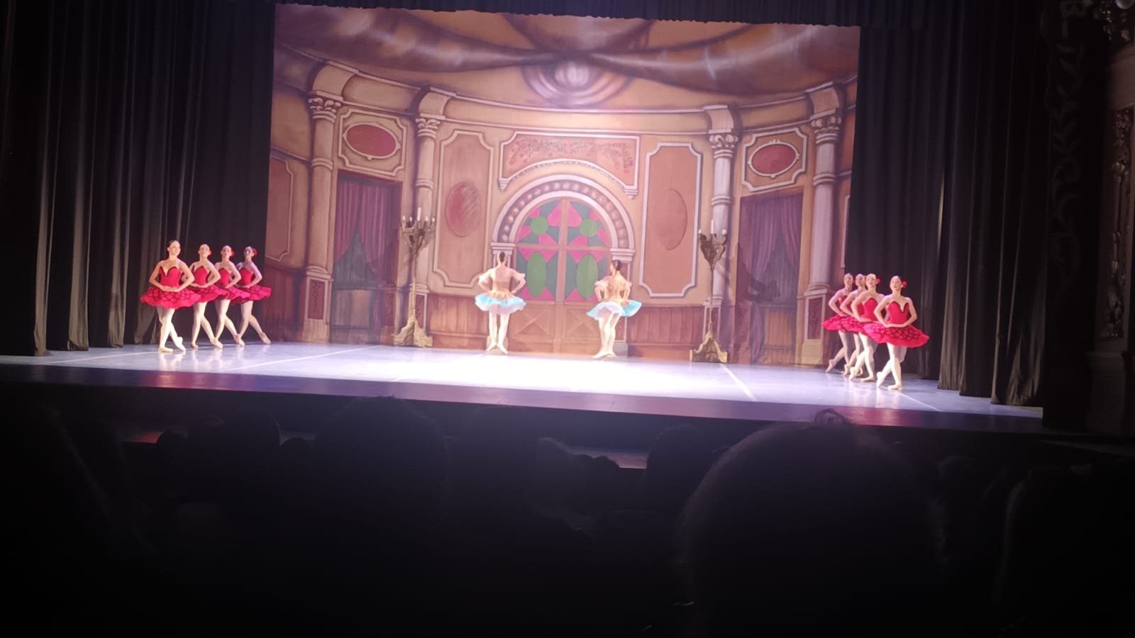 Hernán Piquín y el Ballet Oficial, un encuentro entre el clásico y el tango en el Teatro del Libertador: hoy, última función