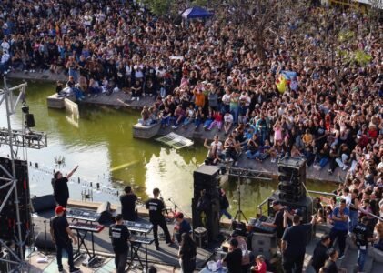Damián Córdoba hizo bailar a más de 8.000 personas en el lanzamiento de “Rumbo a los festivales con vos”